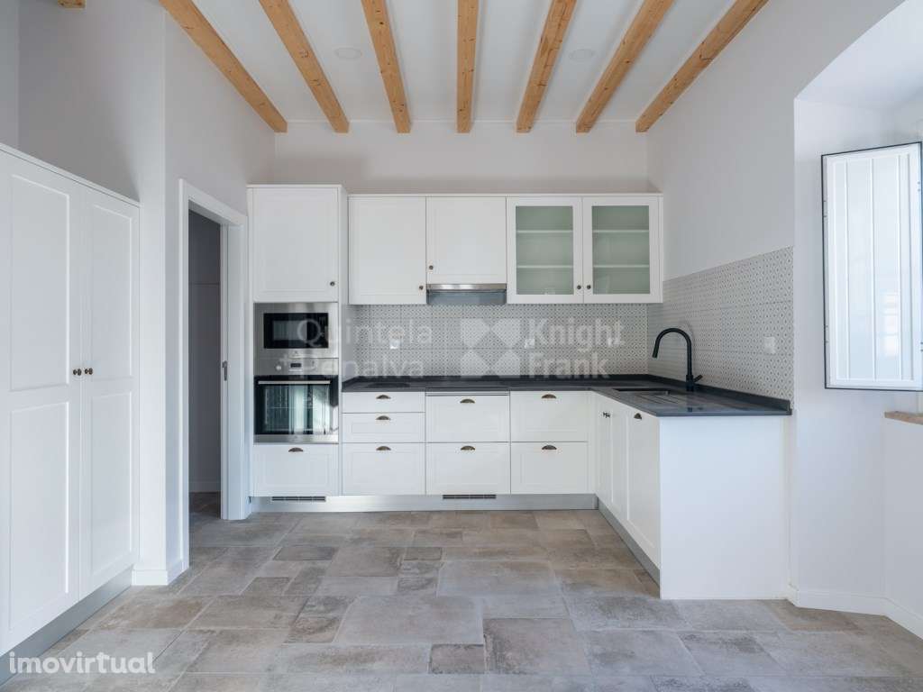 Moradia T3 renovada com varanda e terraço em Santiago do Cacém - Grande imagem: 4/27