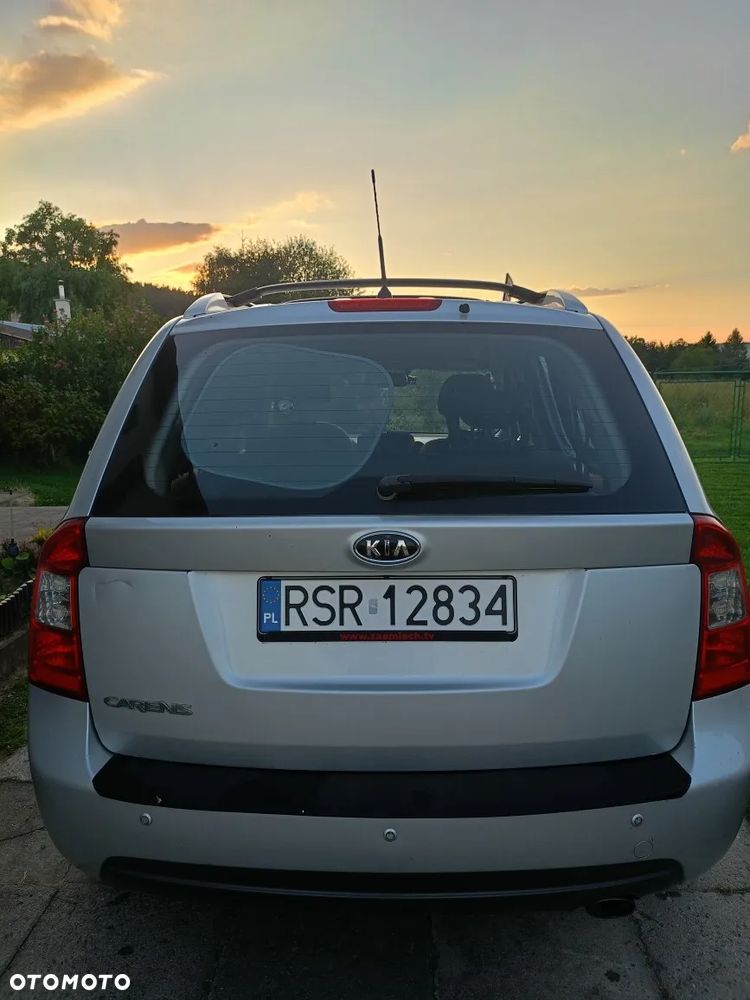 Kia Carens 2.0 EX - 11