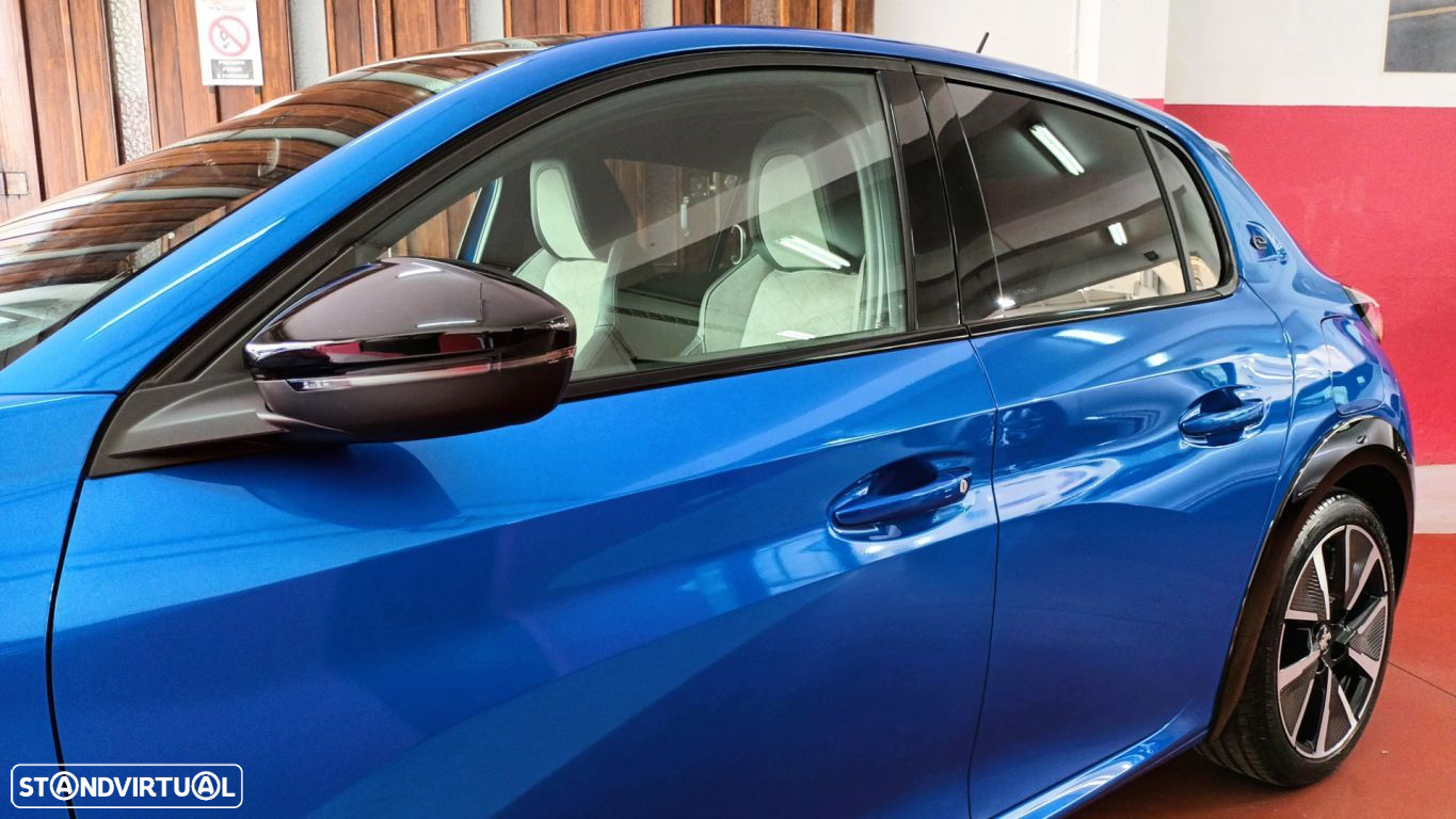 Peugeot e-208 GT - 22