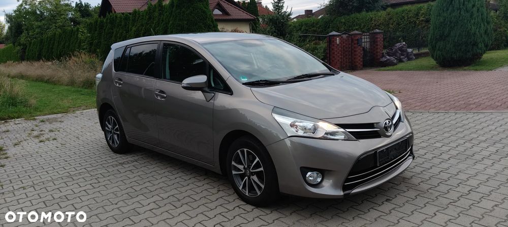 Toyota Corolla Verso - 2