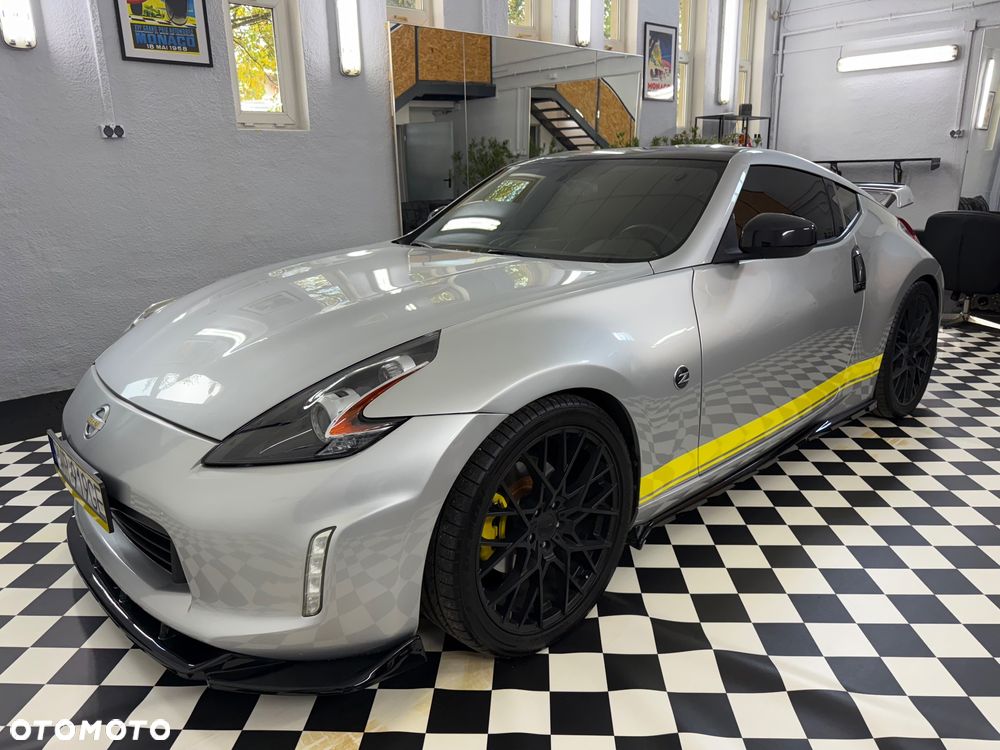 Nissan 370 Z - 8