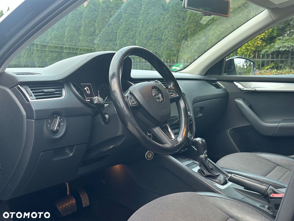 Skoda Octavia 2.0 TDI Elegance DSG - 8