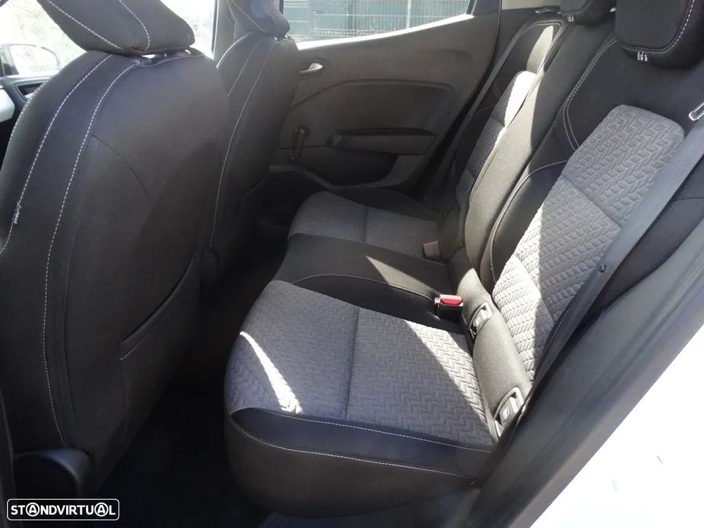 Renault Clio 1.0 TCe Limited CVT - 22