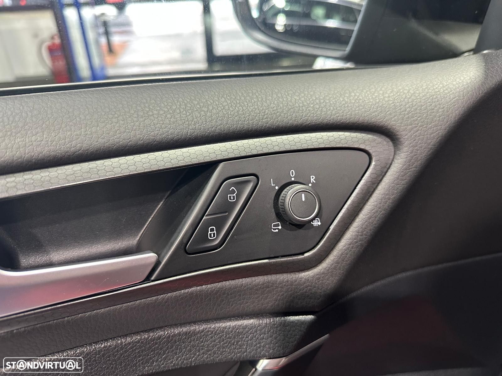 VW Golf 2.0 TSI GTI DSG - 40