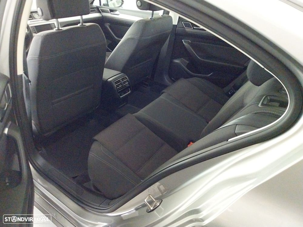 VW Passat - 11