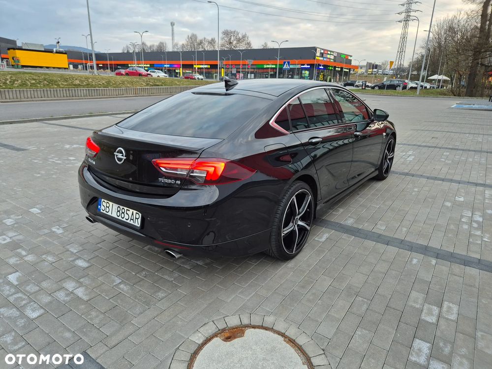 Opel Insignia 2.0 T 4x4 GSi S&S - 9