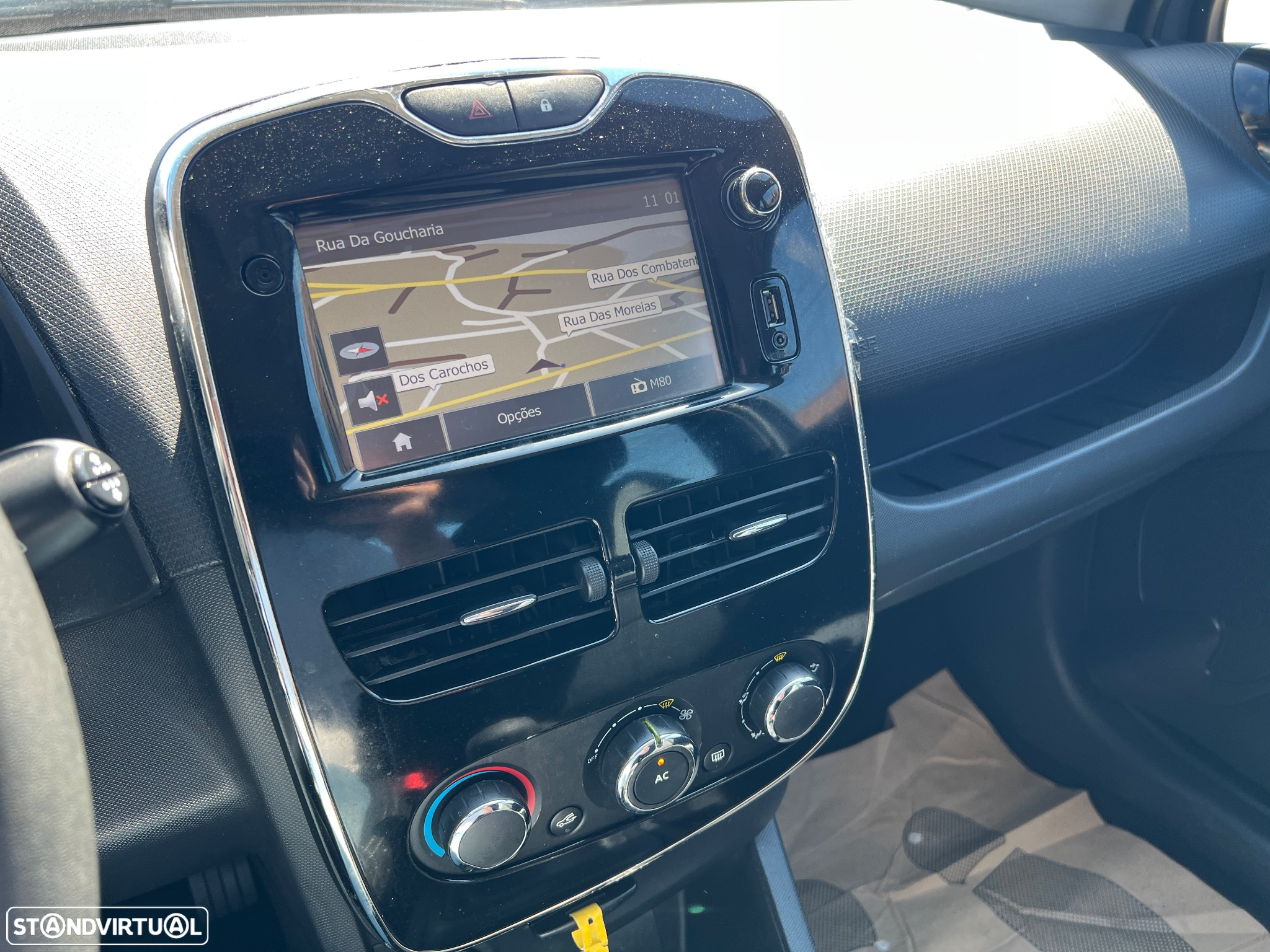 Renault Clio 1.5 dCi Dynamique S - 9
