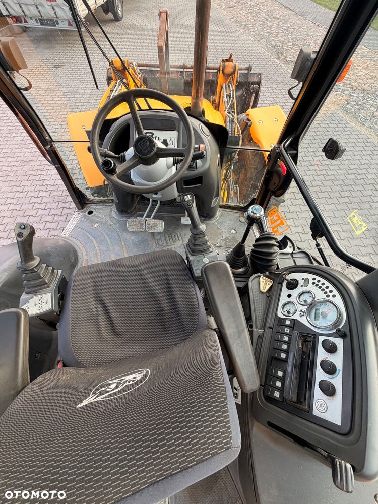 JCB 4CX - 7