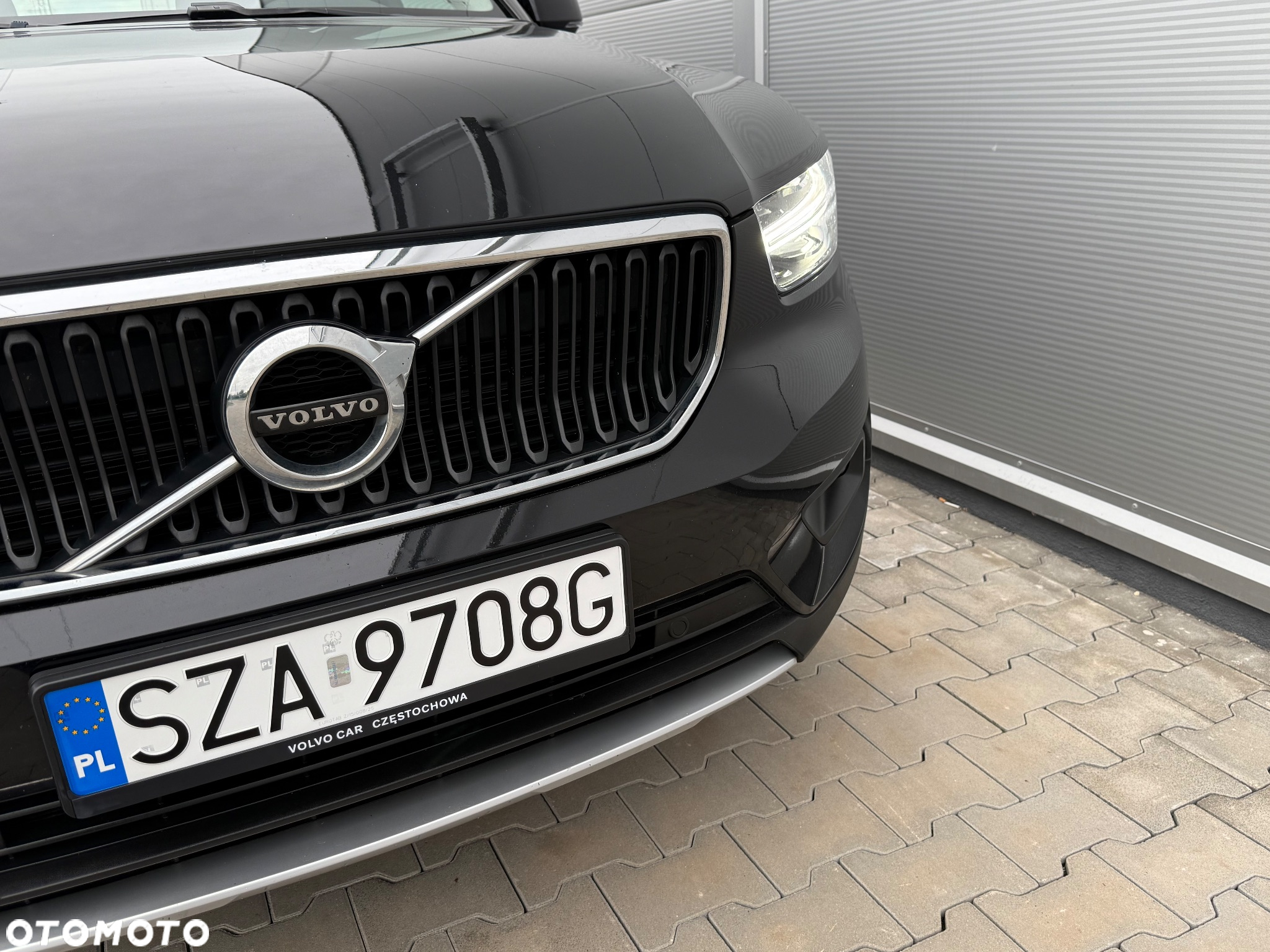 Volvo XC 40 T3 Geartronic Momentum Pro - 4