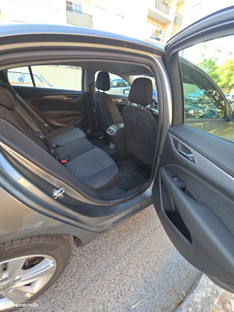 Opel Insignia 1.6 CDTI executive S/S - 23