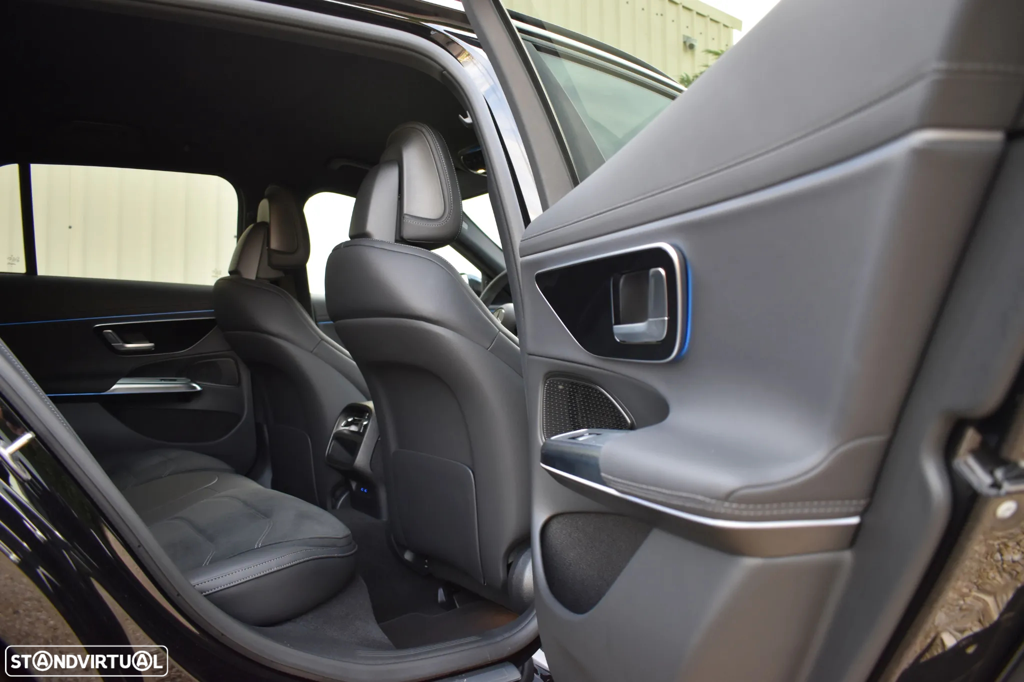 Mercedes-Benz E 300 e AMG Line - 20