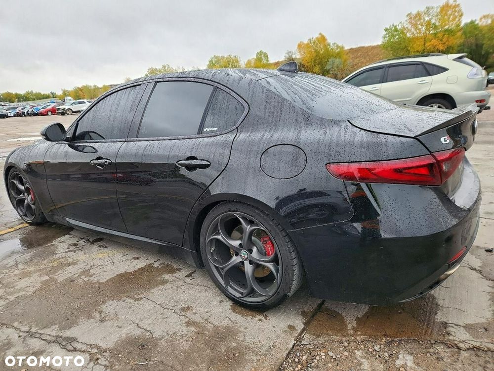 Alfa Romeo Giulia 2017 photo 5