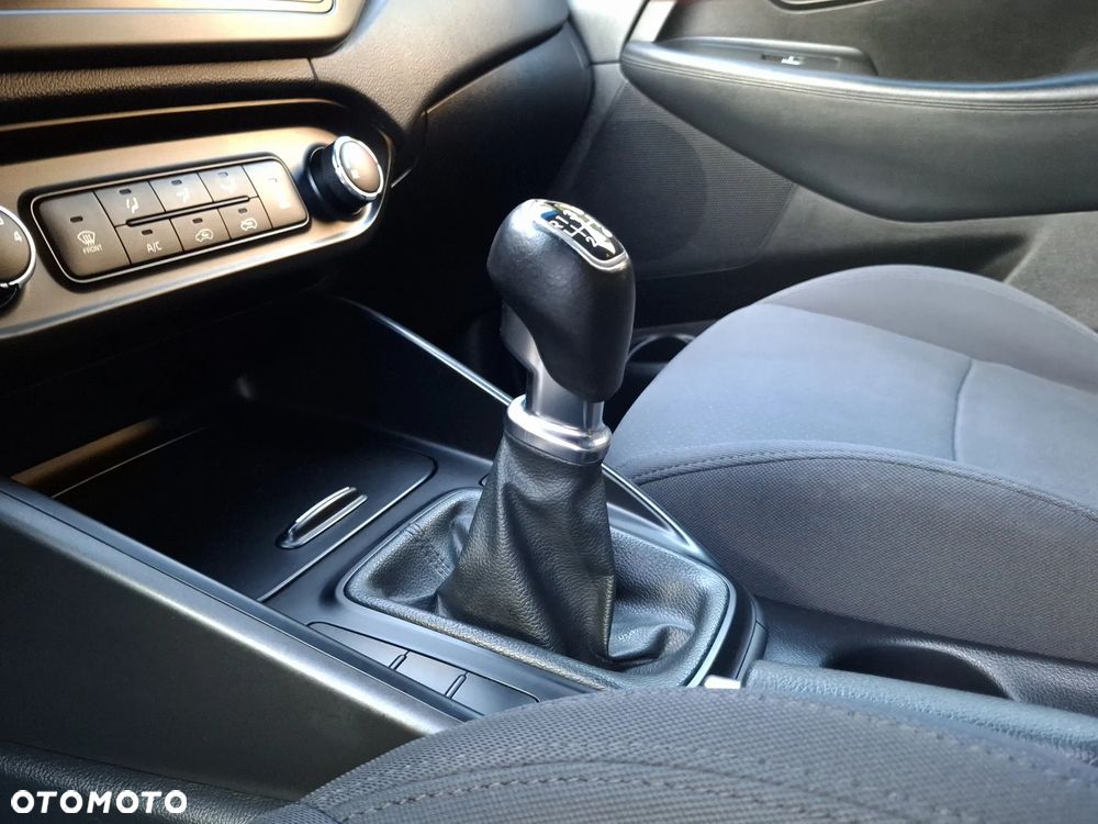Kia Carens 1.6 GDI XL - 11