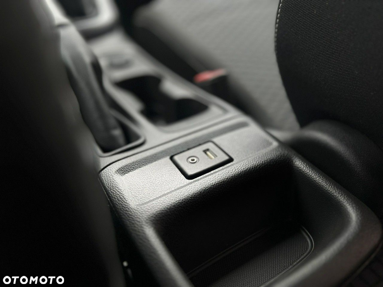 Opel Astra V 1.6 CDTI Dynamic S&S - 34