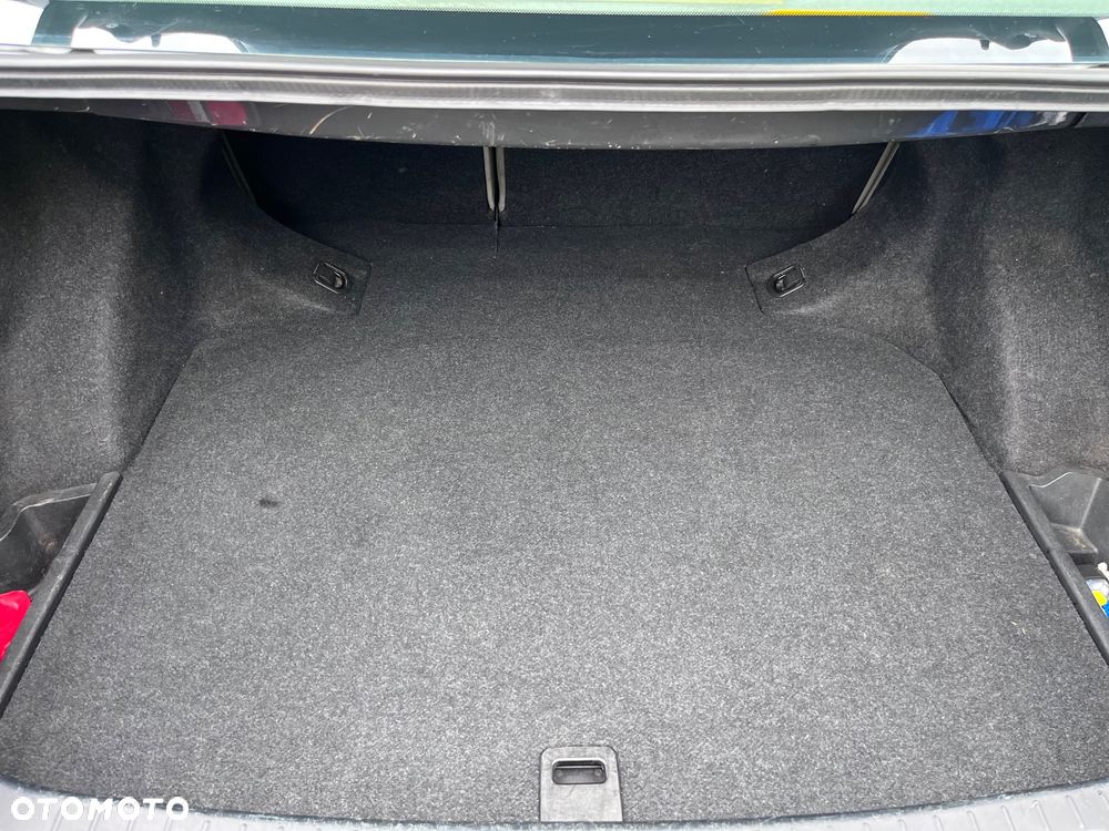 Toyota Avensis 2.2 D-4D Prestige NAVI - 15