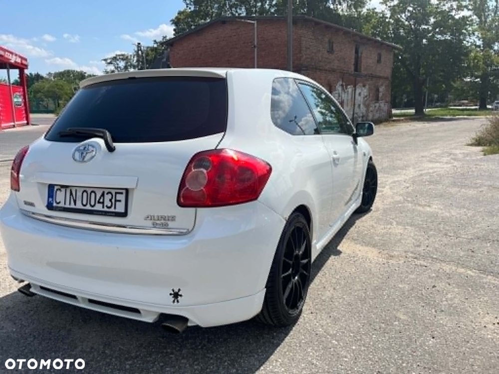 Toyota Auris 2.2 D-4D X + NAVI - 4