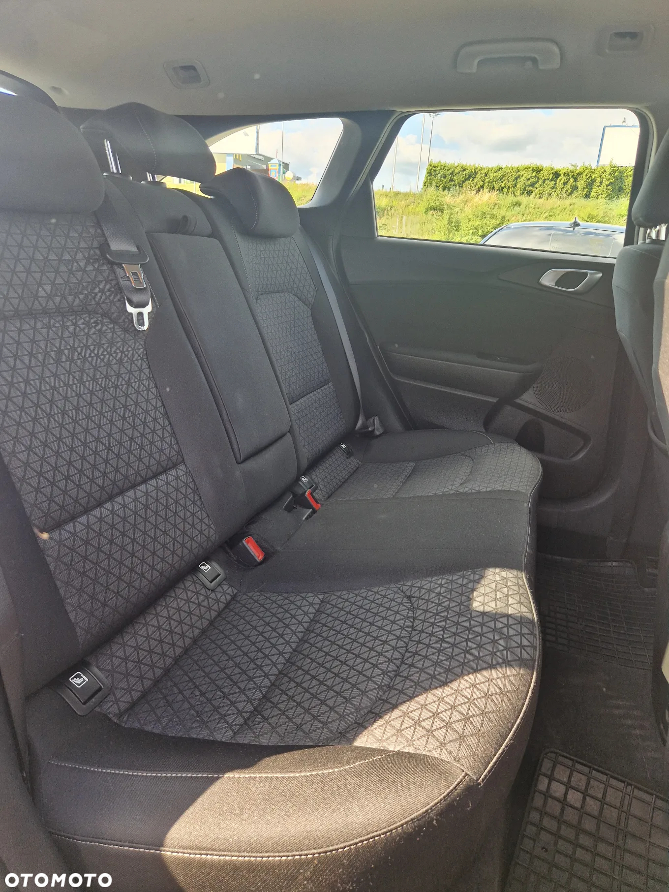 Kia Ceed 1.6 CRDi SCR M - 14