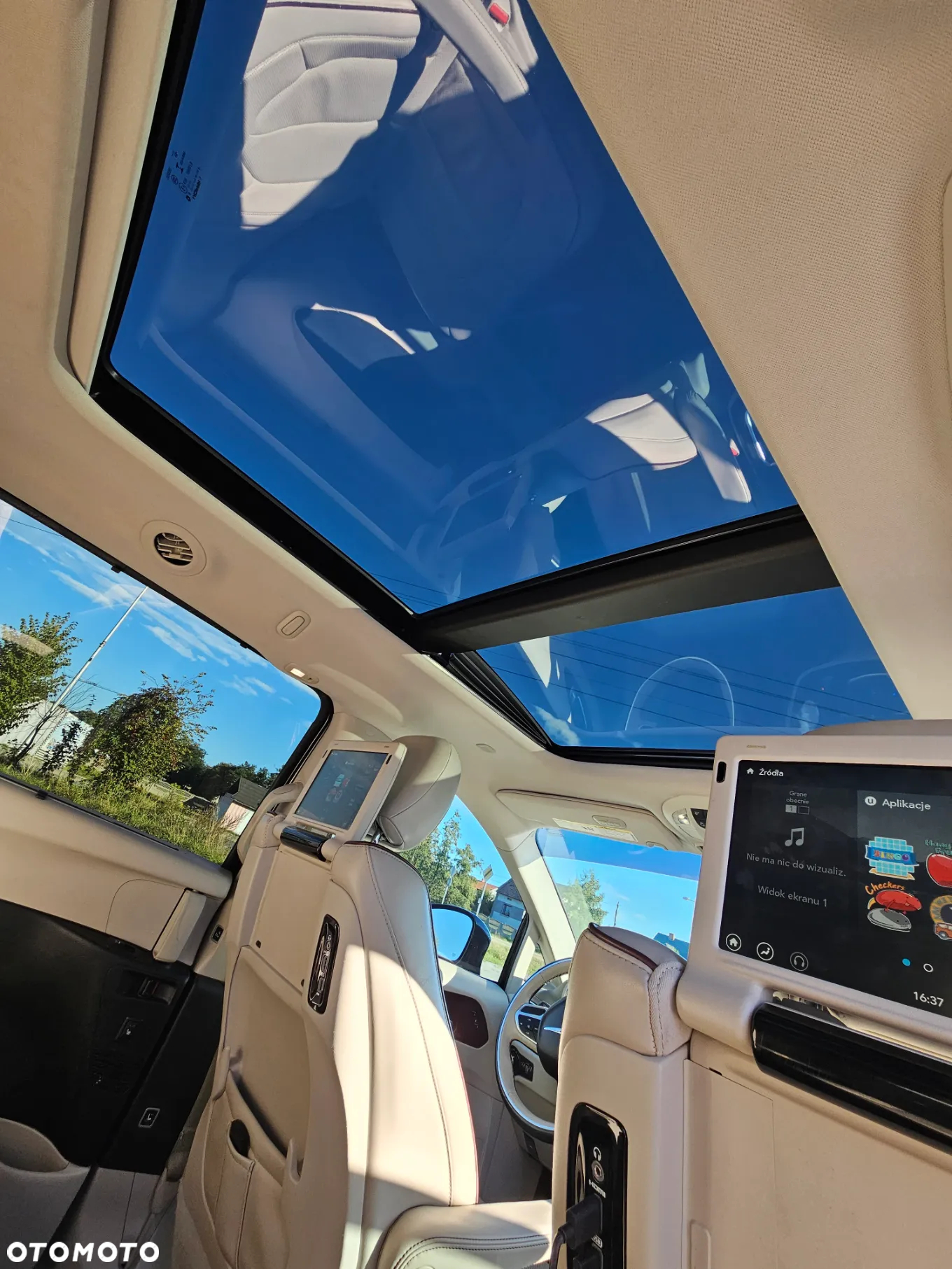 Chrysler Pacifica - 29