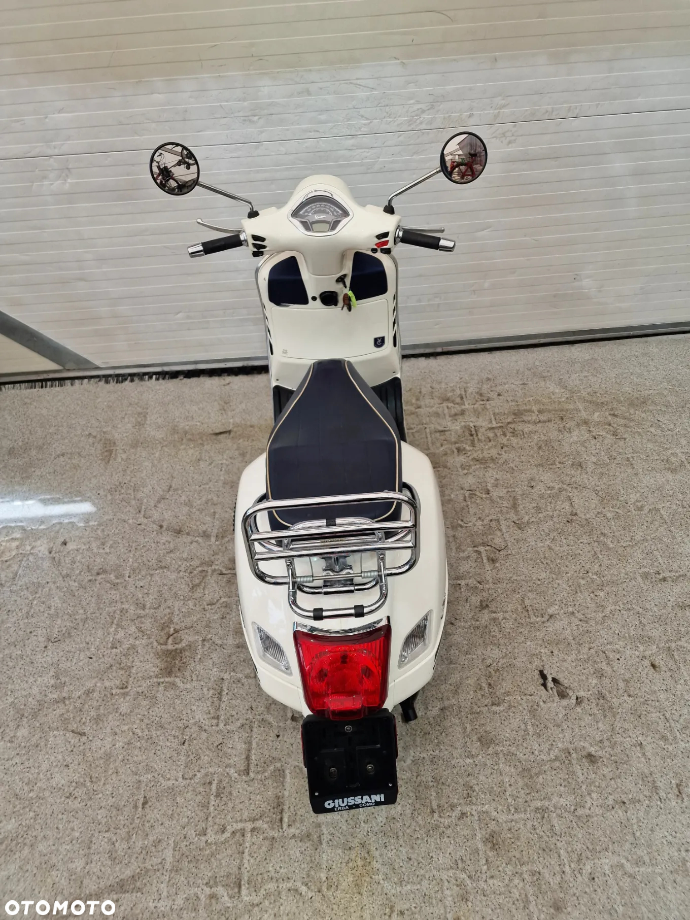 Piaggio Vespa - 25