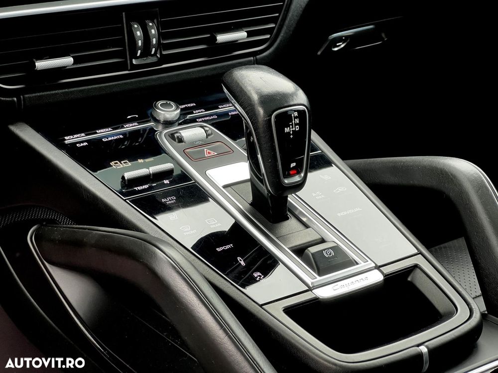 Porsche Cayenne - 13