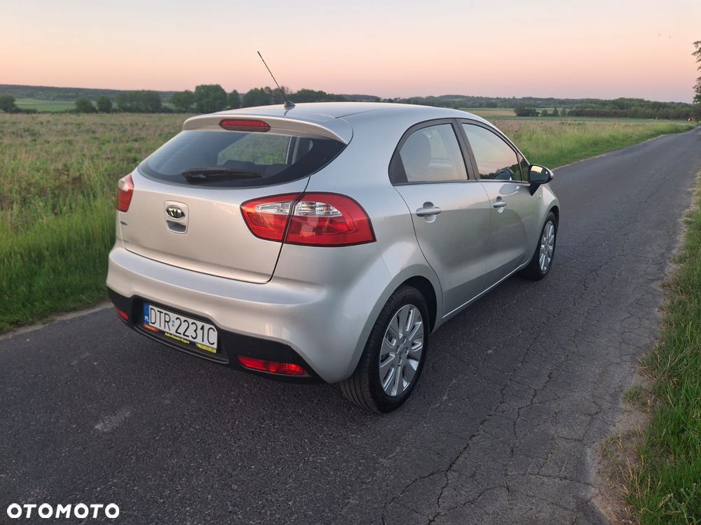 Kia Rio 1.2 ISG Dream Team Edition - 4