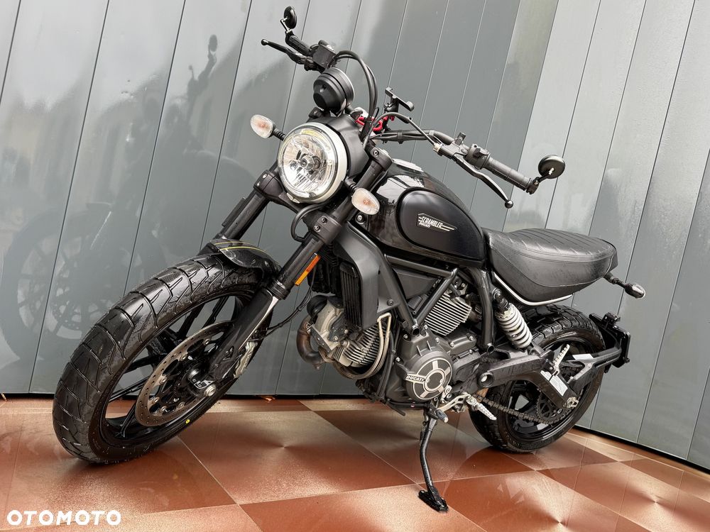 Ducati Scrambler - 1