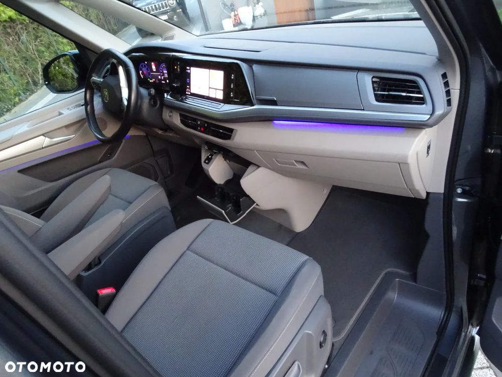 Volkswagen Multivan - 16