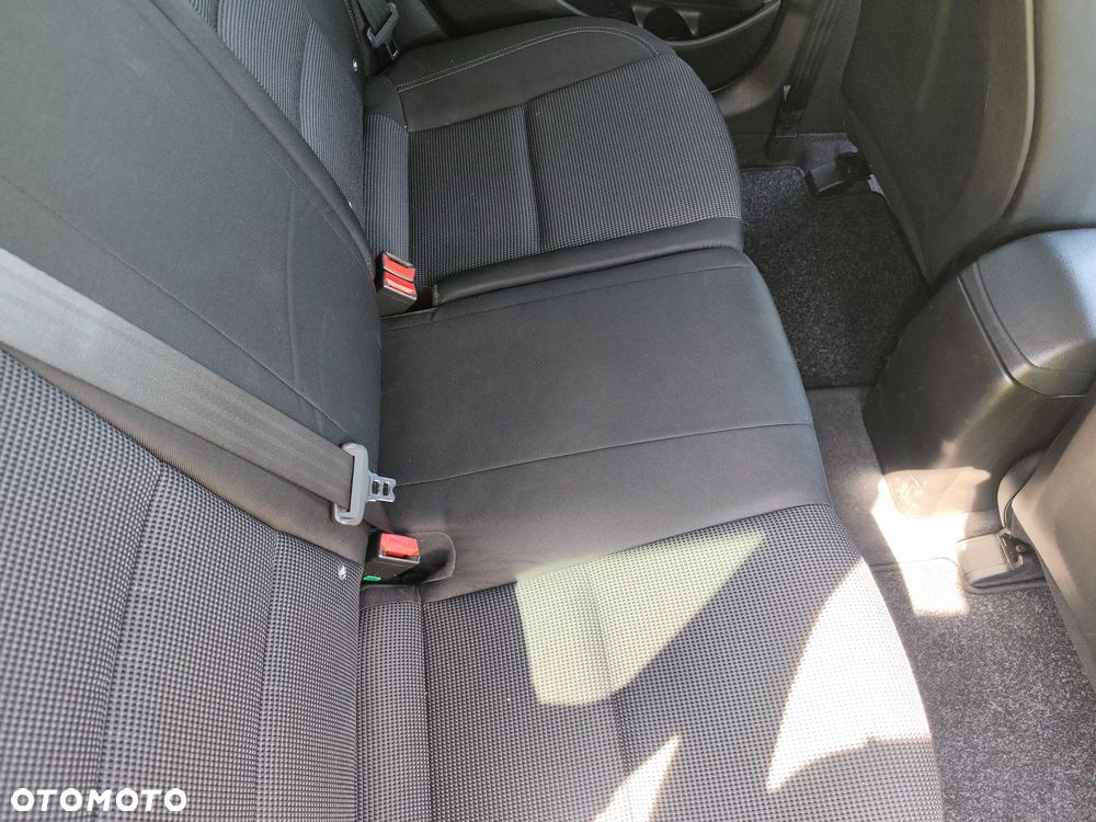 Hyundai i30 1.6 CRDi Fifa World Cup Edition - 7