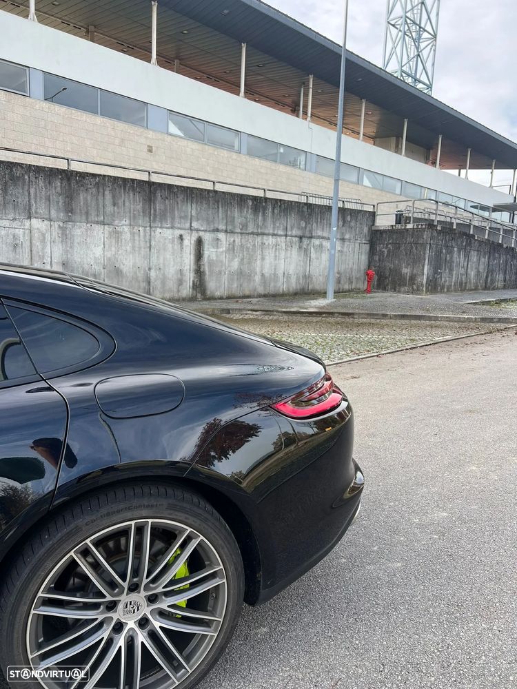 Porsche Panamera 4 E-Hybrid - 13