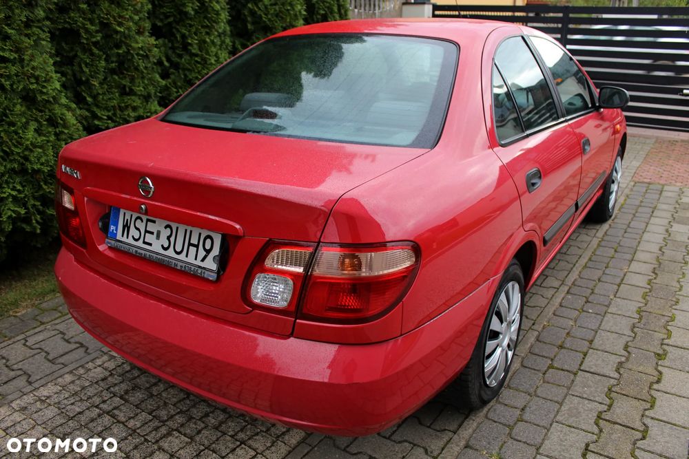Nissan Almera 1.8 Visia + - 6