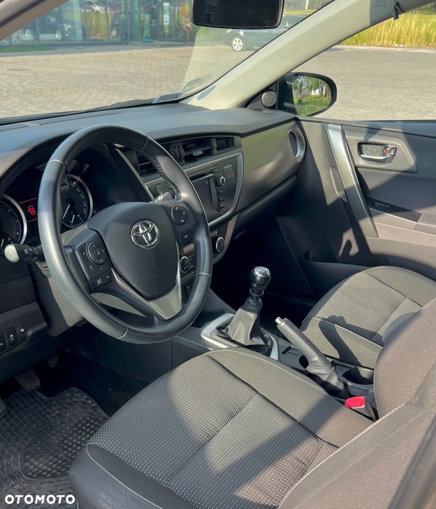 Toyota Auris 1.6 Premium Comfort - 10