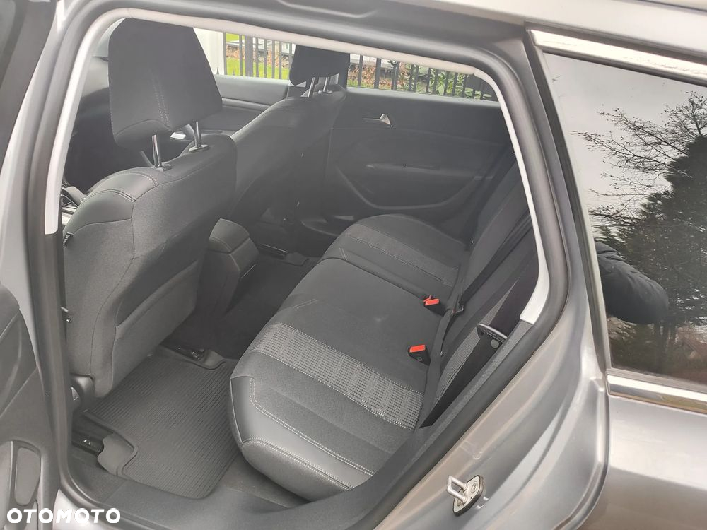 Peugeot 308 1.2 PureTech Allure Pack S&S EAT8 - 7