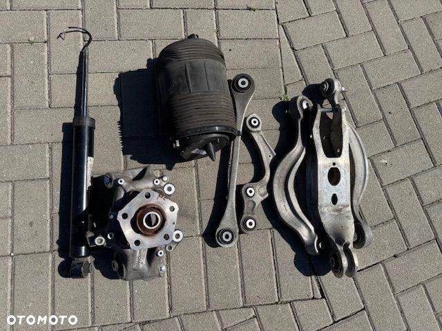 Audi Q7 Q8 4M0505432 tył prawa zwrotnica wahacze kpl GWARANCJA! - 1