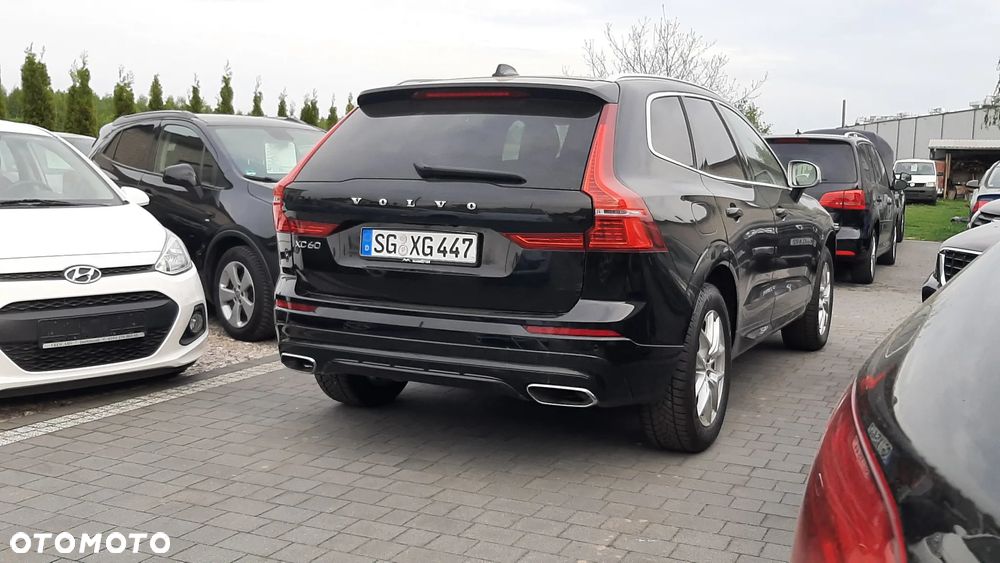 Volvo XC 60 D5 AWD R-Design - 4