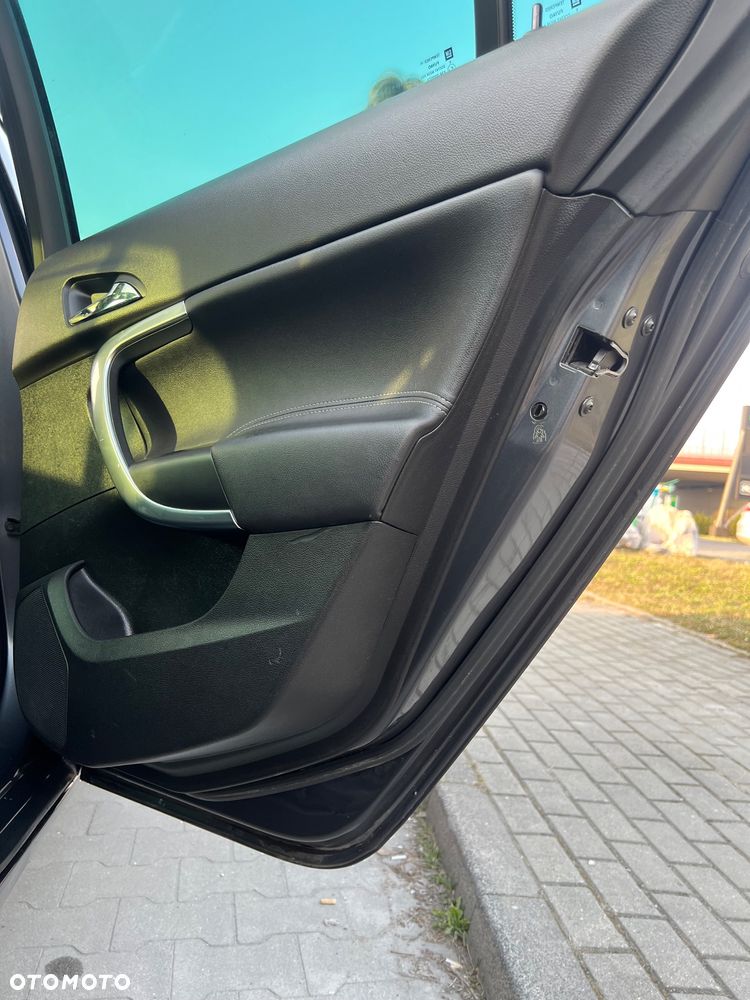 Opel Insignia - 24