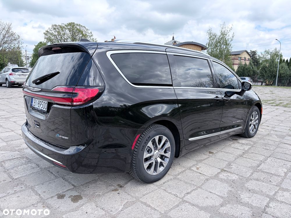 Chrysler Pacifica - 5