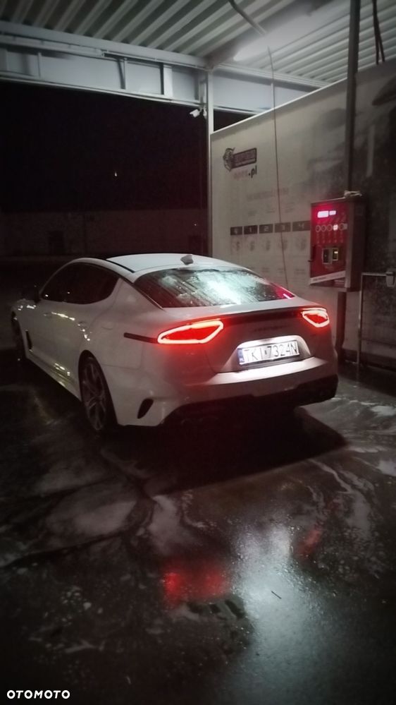 Kia Stinger 3.3 T-GDI V6 GT AWD - 21