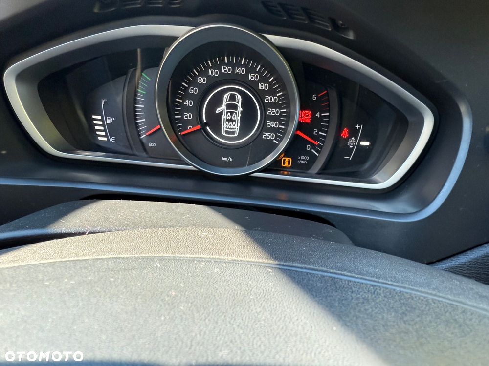 Volvo V40 D3 Momentum - 13