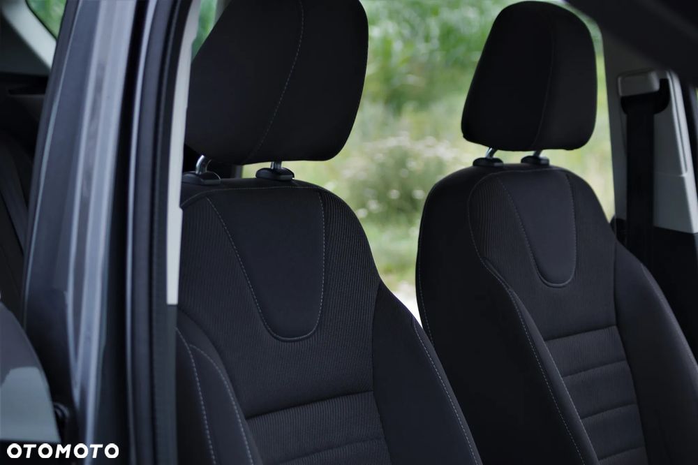 Ford Kuga - 1