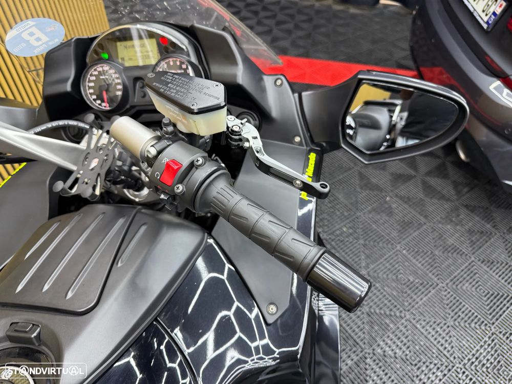 Kawasaki GTR 1400 - 14