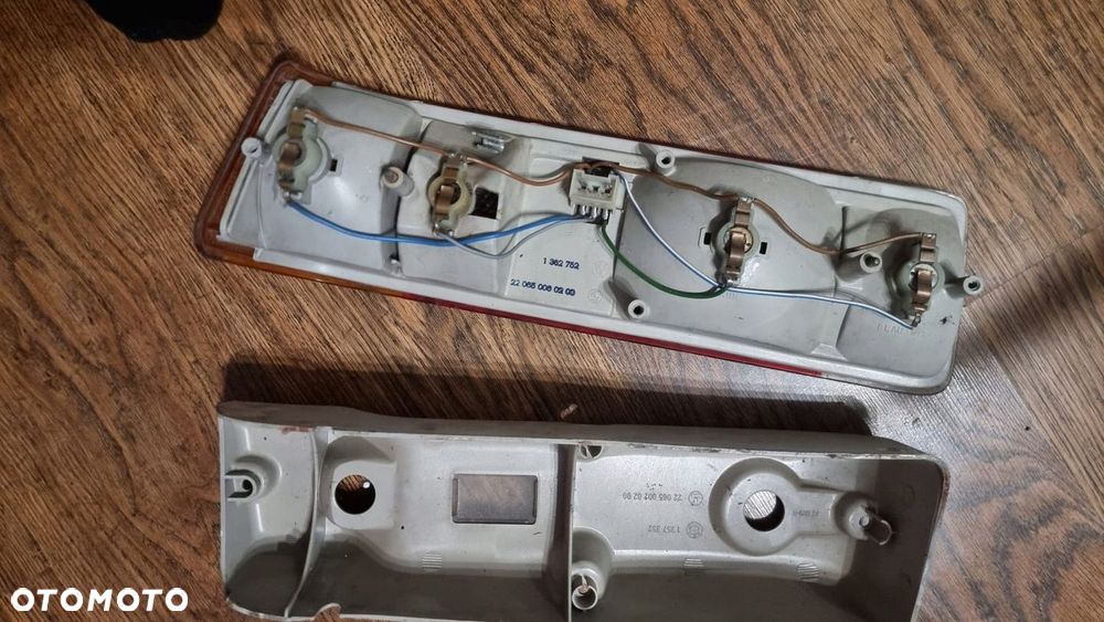 LAMPA PRAWY TYŁ BEZ PĘKNIĘĆ BMW 3 E21 - 6
