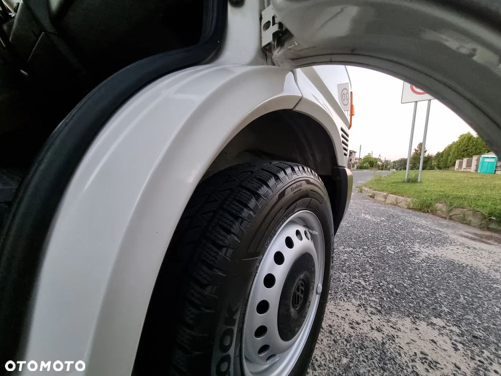 Volkswagen Transporter - 11