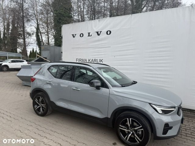 Volvo XC 40 B3 Plus Dark - 18