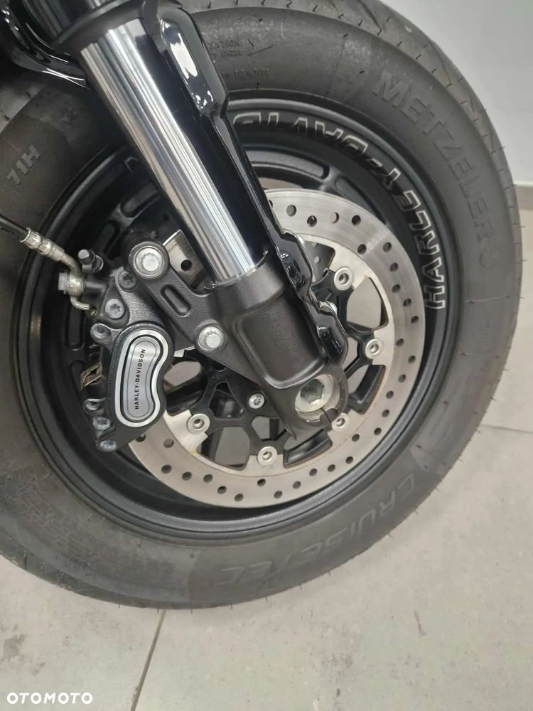 Harley-Davidson Softail Fat Bob - 14