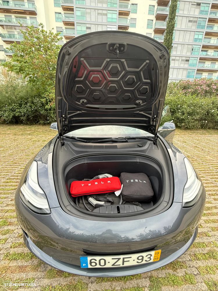 Tesla Model 3 - 10