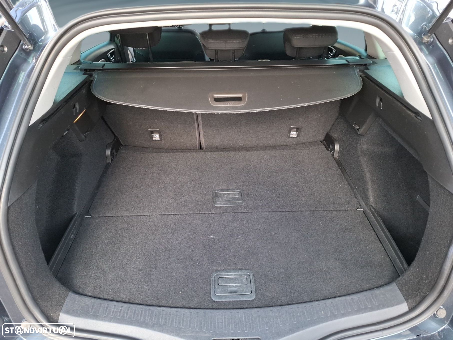 Renault Mégane Sport Tourer 1.3 TCe Limited - 23