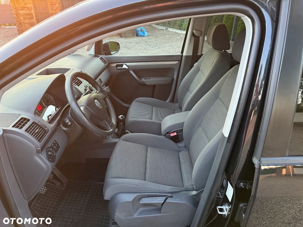 Volkswagen Touran - 6