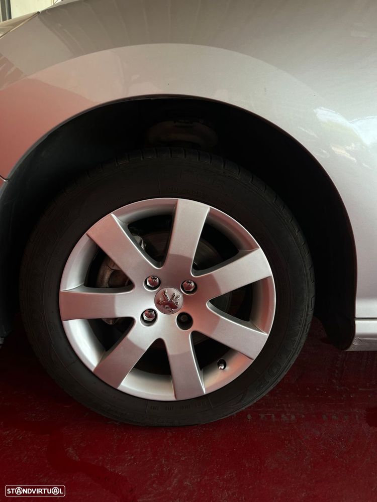 Peugeot 308 1.4 16V Executive - 8