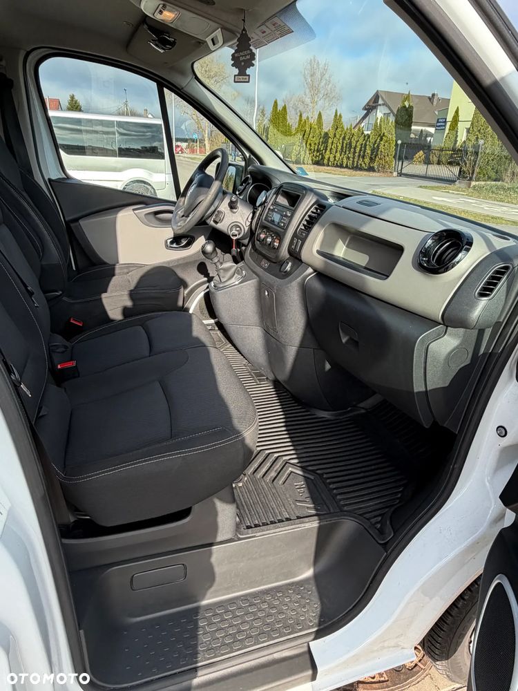 Renault TRAFIC 3 - 12