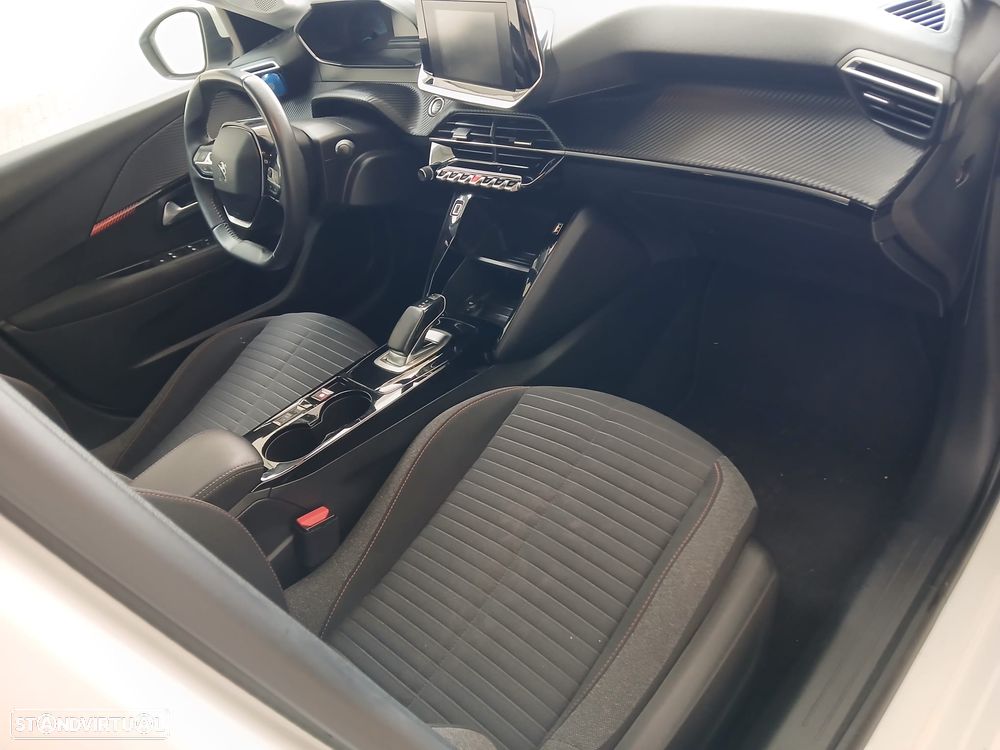 Peugeot e-208 50 kWh GT Line - 11